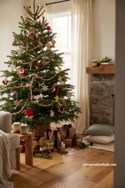 Christmas tree ideas for kids with Snoopy and Peanuts themed holiday decorations