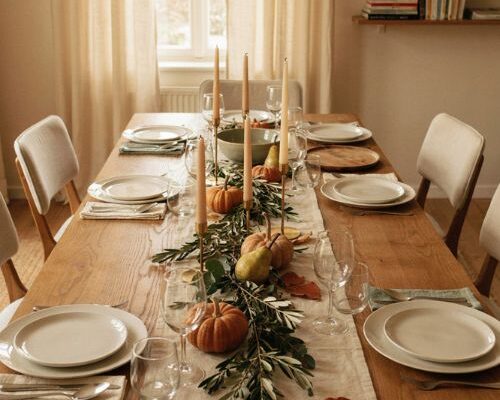 Easy Thanksgiving tablescapes with simple natural decor