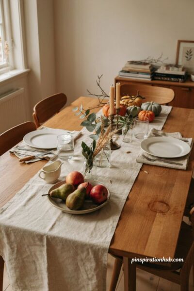 Easy Thanksgiving tablescapes with simple warm decor